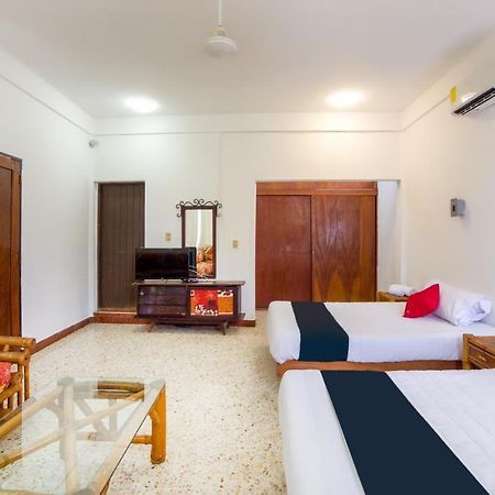 Hotel Adelita Zihuatanejo Eksteriør billede